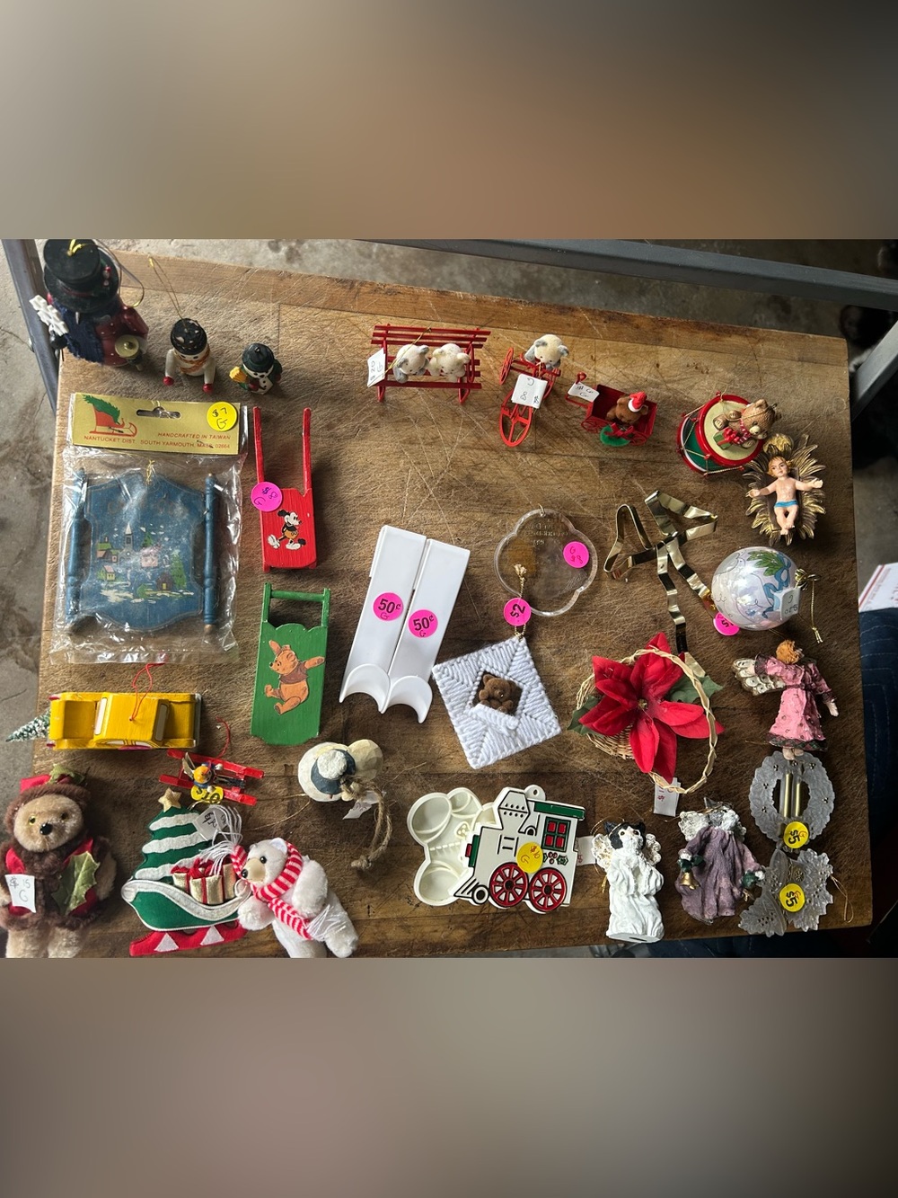 Vintage Christmas Ornaments & Decor